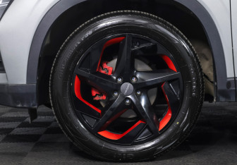 Подержанный автомобиль Omoda C5 2024 года (22 фото)