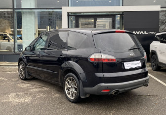 Подержанный автомобиль Ford S-MAX 2006 года (7 фото)