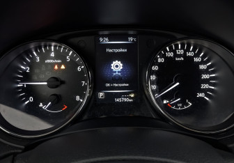 Подержанный автомобиль Nissan X-Trail 2019 года (16 фото)
