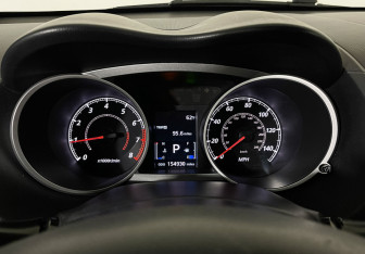 Подержанный автомобиль Mitsubishi Outlander 2011 года (11 фото)