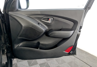 Подержанный автомобиль Hyundai ix35 2014 года (24 фото)