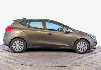 Подержанный автомобиль Kia Ceed Hatchback 2017 года (4 фото)
