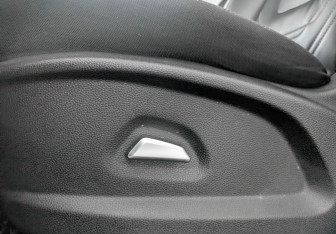 Подержанный автомобиль Москвич 3е 2023 года (21 фото)