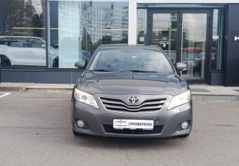 Подержанный автомобиль Toyota Camry Sedan 2011 года (2 фото)