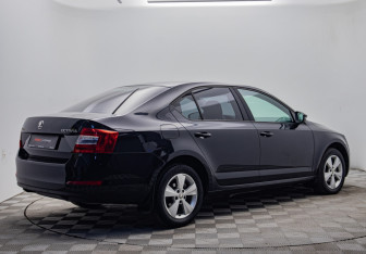 Подержанный автомобиль Skoda Octavia Liftback 2014 года (5 фото)