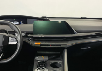 Подержанный автомобиль Changan UNI-V 2024 года (12 фото)