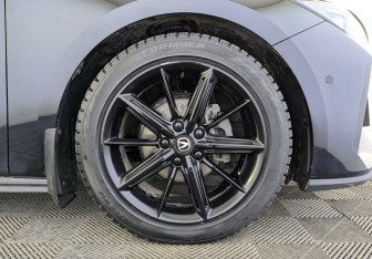 Подержанный автомобиль Changan UNI-V 2023 года (18 фото)