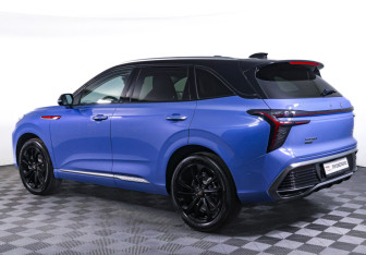 Подержанный автомобиль Hongqi HS3 2025 года (7 фото)