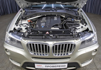 Подержанный автомобиль BMW X3 2012 года (9 фото)