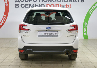Подержанный автомобиль Subaru Forester Suv 2019 года (5 фото)