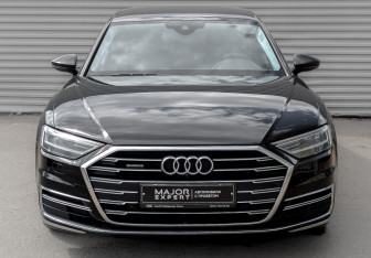 Подержанный автомобиль Audi A8 2021 года (2 фото)