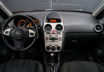Подержанный автомобиль Opel Corsa 2008 года (9 фото)