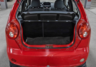 Подержанный автомобиль Chevrolet Spark 2007 года (10 фото)