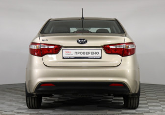 Подержанный автомобиль Kia Rio Sedan 2013 года (6 фото)