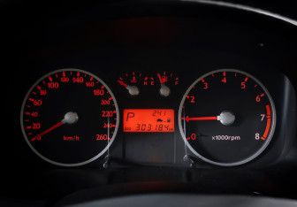 Подержанный автомобиль Hyundai Coupe 2002 года (15 фото)