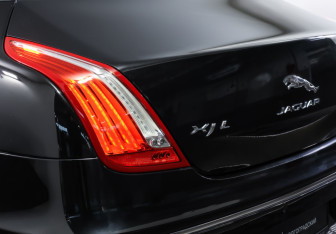 Подержанный автомобиль Jaguar XJ 2013 года (35 фото)