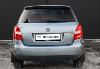 Подержанный автомобиль Skoda Fabia Hatchback 2011 года (6 фото)