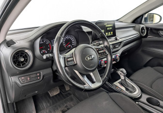 Подержанный автомобиль Kia Cerato Sedan 2020 года (16 фото)