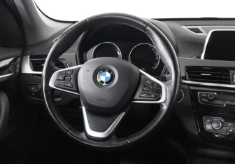 Подержанный автомобиль BMW X1 2019 года (15 фото)
