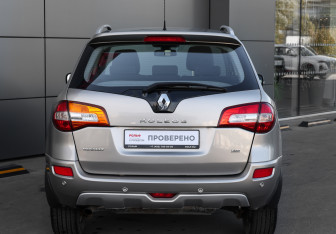 Подержанный автомобиль Renault Koleos 2012 года (6 фото)