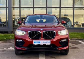 Подержанный автомобиль BMW X4 2018 года (2 фото)