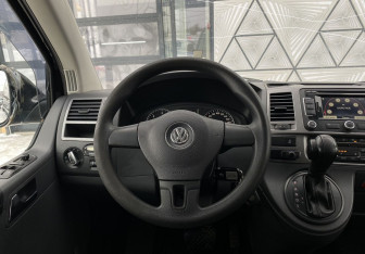 Подержанный автомобиль Volkswagen Caravelle 2012 года (11 фото)