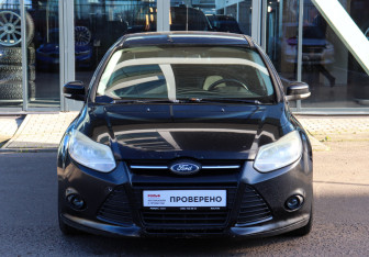 Подержанный автомобиль Ford Focus Sedan 2011 года (2 фото)
