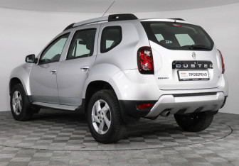 Подержанный автомобиль Renault Duster 2019 года (7 фото)