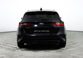 Подержанный автомобиль Kia Ceed Hatchback 2020 года (6 фото)