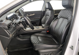 Подержанный автомобиль Exeed TXL 2022 года (18 фото)