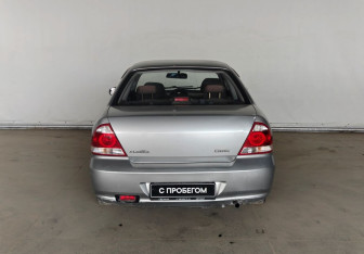 Подержанный автомобиль Nissan Almera Classic 2008 года (5 фото)