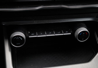 Подержанный автомобиль Belgee X50 2024 года (16 фото)