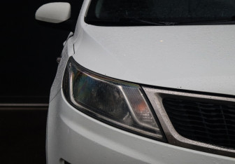 Подержанный автомобиль Kia Rio Hatchback 2015 года (19 фото)