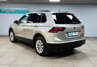 Подержанный автомобиль Volkswagen Tiguan 2019 года (7 фото)