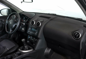 Подержанный автомобиль Nissan Qashqai 2012 года (7 фото)