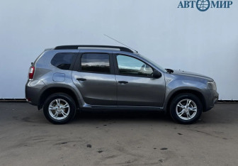 Подержанный автомобиль Nissan Terrano 2014 года (4 фото)
