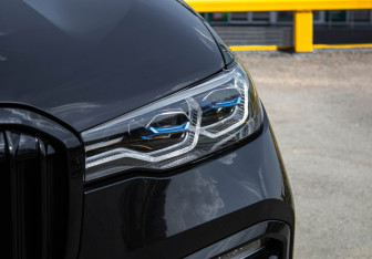 Подержанный автомобиль BMW X7 2021 года (16 фото)