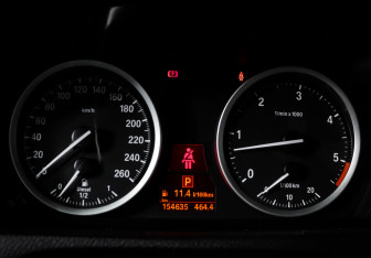 Подержанный автомобиль BMW X6 2013 года (11 фото)