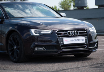 Подержанный автомобиль Audi S5 Coupe 2012 года (23 фото)