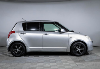 Подержанный автомобиль Suzuki Swift Hatchback 2007 года (4 фото)