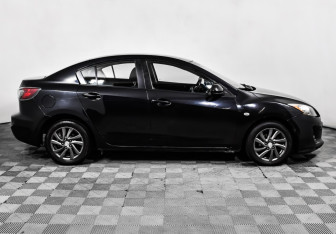 Подержанный автомобиль Mazda 3 Sedan 2012 года (4 фото)