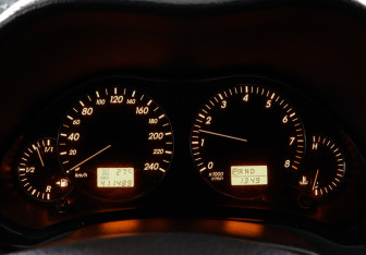 Подержанный автомобиль Toyota Avensis Sedan 2005 года (7 фото)