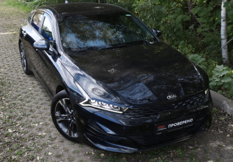 Подержанный автомобиль Kia K5 2020 года (24 фото)