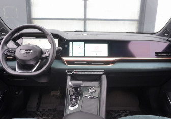 Подержанный автомобиль Geely Monjaro 2023 года (12 фото)