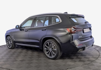 Подержанный автомобиль BMW X3 2024 года (7 фото)
