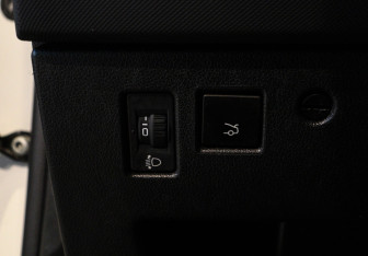 Подержанный автомобиль Peugeot 408 2014 года (17 фото)