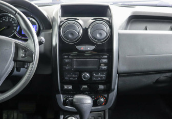 Подержанный автомобиль Renault Duster 2016 года (9 фото)