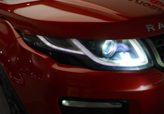 Подержанный автомобиль Land Rover Range Rover Evoque 2017 года (30 фото)