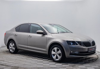 Подержанный автомобиль Skoda Octavia Liftback 2020 года (7 фото)