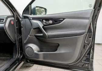 Подержанный автомобиль Nissan Qashqai 2014 года (22 фото)